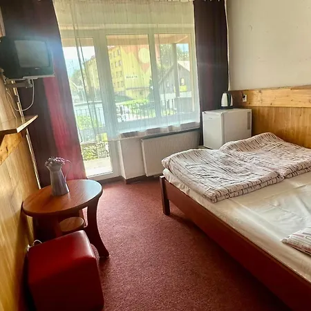 בית הארחה Cztery Zywioly שצ'קלארסקה פוראובה